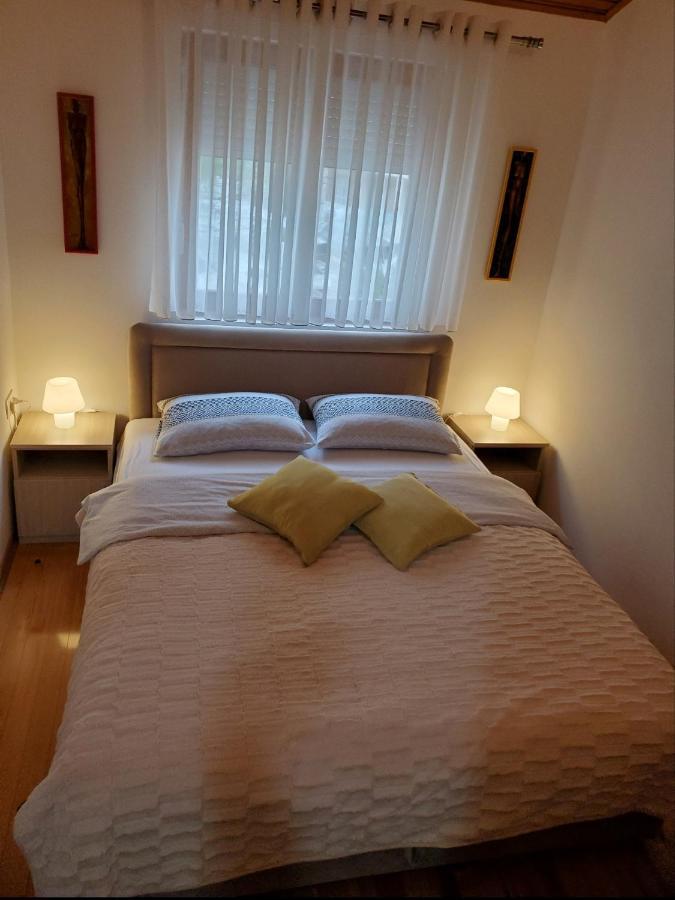 Apartament Maja *